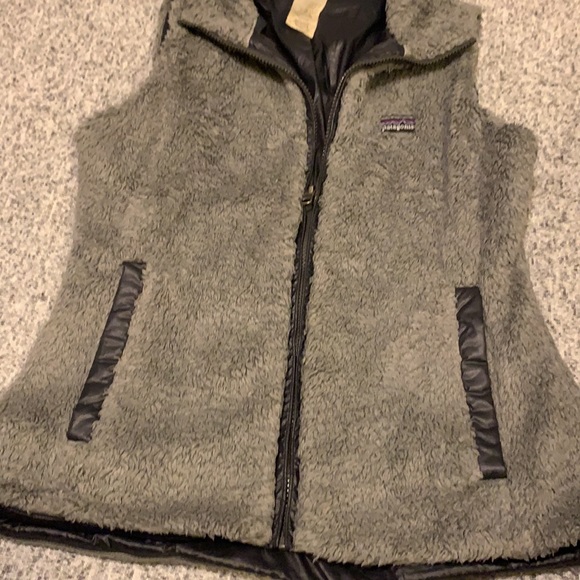 Patagonia Fuzzy Reversible Vest - Picture 4 of 7